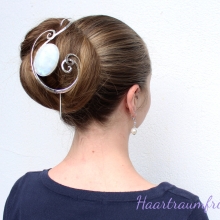 Ness Bun with Senza Limiti Jewelry