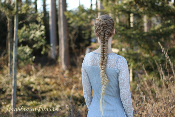 Elastic Braid with Fishtails